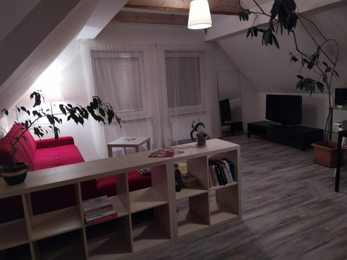 Luxury Accommodation Near Prague Airport Stredokluky Bagian luar foto